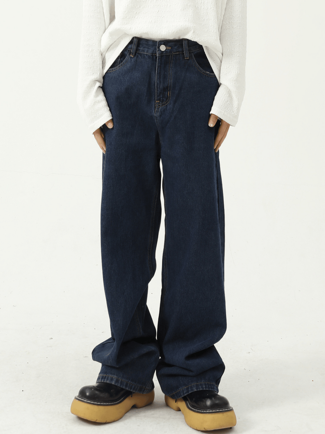 REVIVAL - Loose Basic Jeans | TEENWEAR.EU