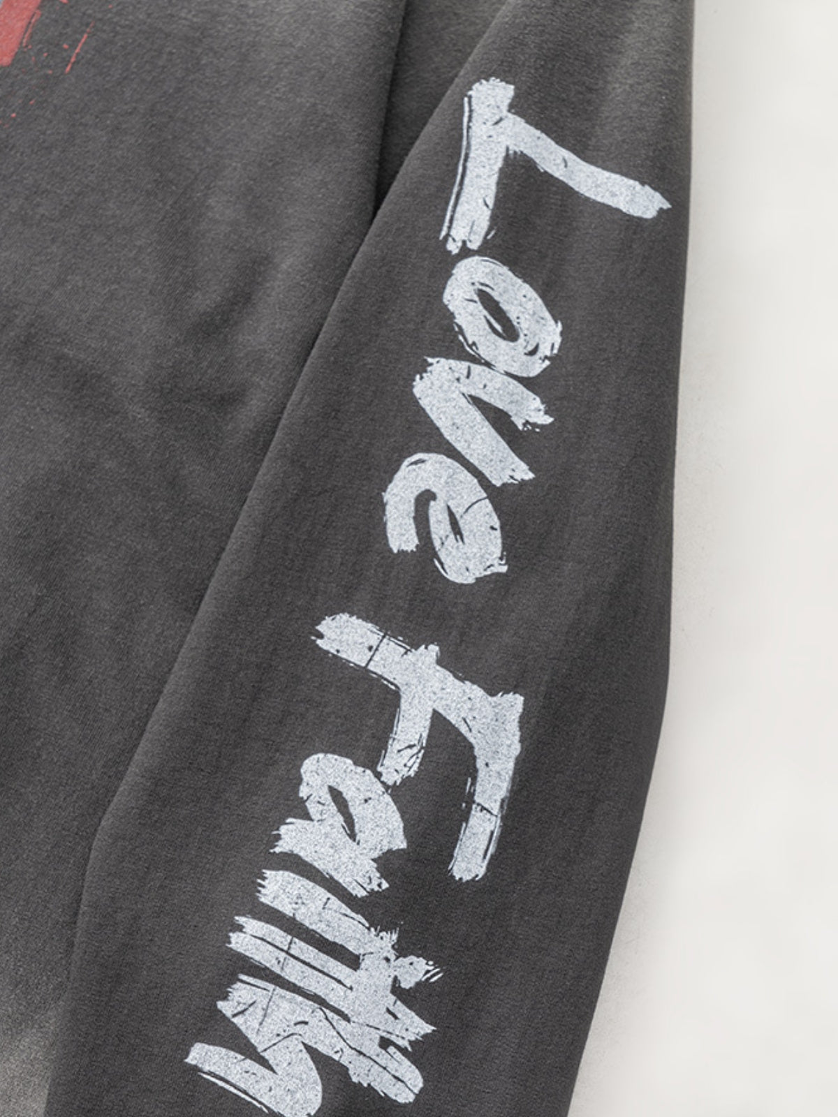 LOVEEK – Oversized Graphic Long Sleeve T-Shirt