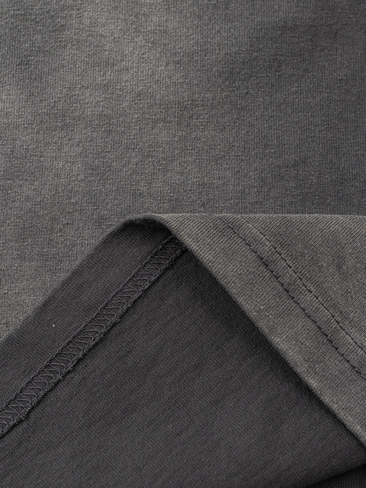 LOVEEK – Oversized Graphic Long Sleeve T-Shirt