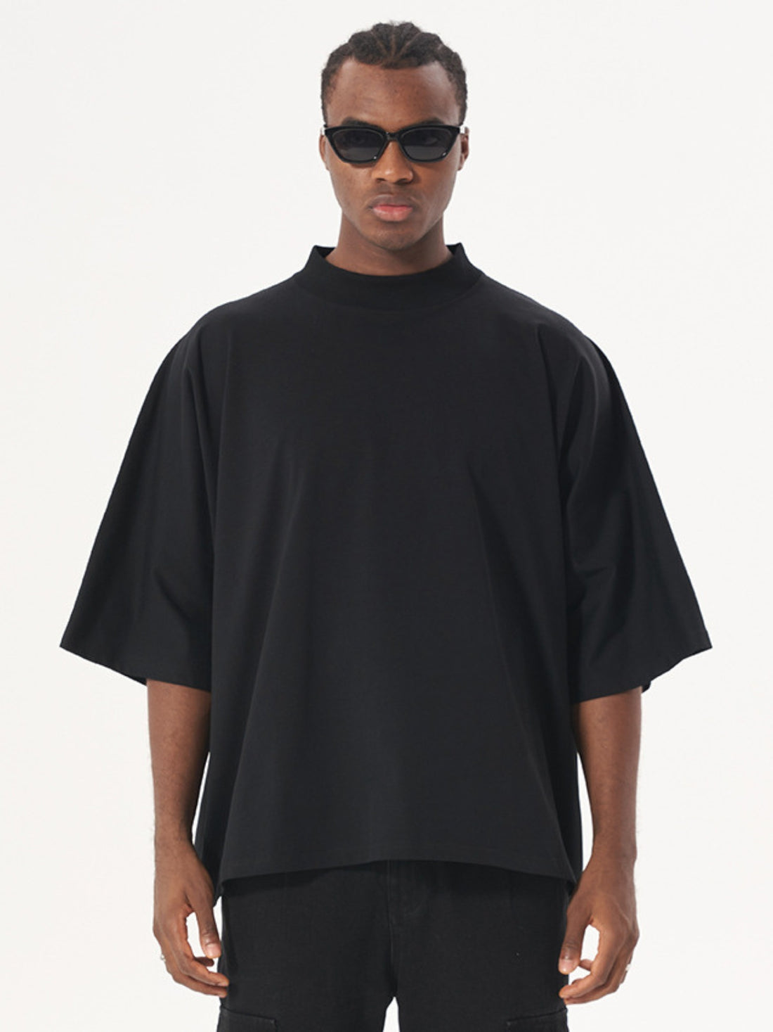 BOXED - Cropped Boxy Fit Basic T-Shirt Black | TEENWEAR.EU