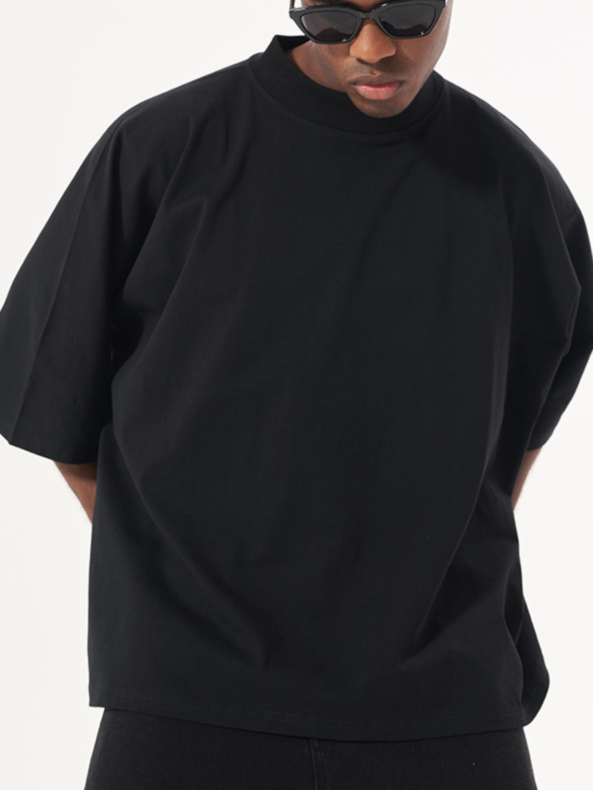 BOXED - Cropped Boxy Fit Basic T-Shirt | TEENWEAR.EU