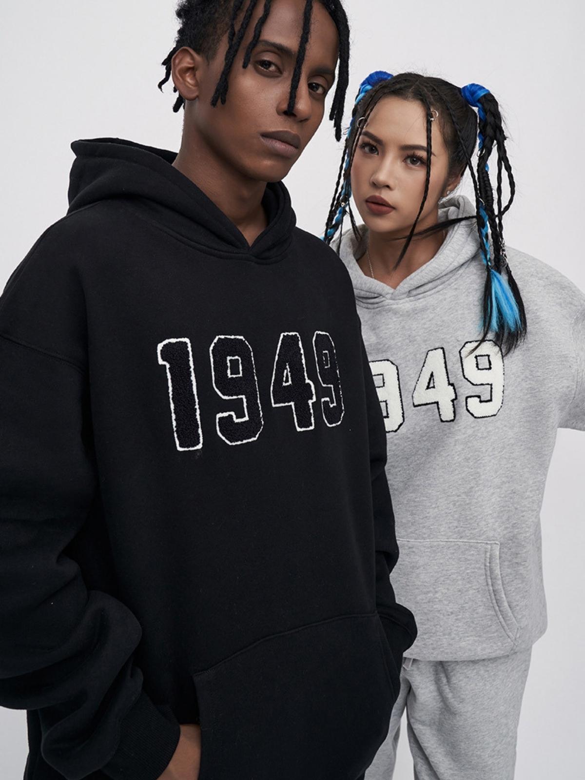 COLLEAGUE - Regular Embroidered Hoodie | TEENWEAR.EU