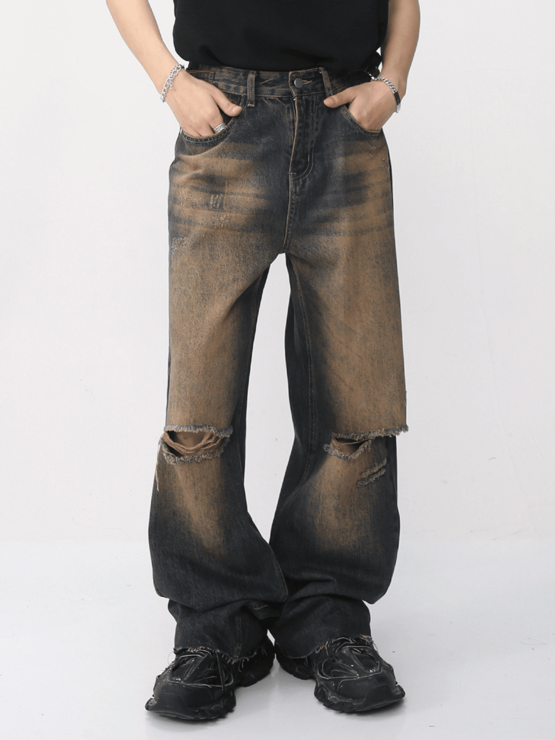 SLEEK - Loose Ripped Basic Jeans | TEENWEAR.EU