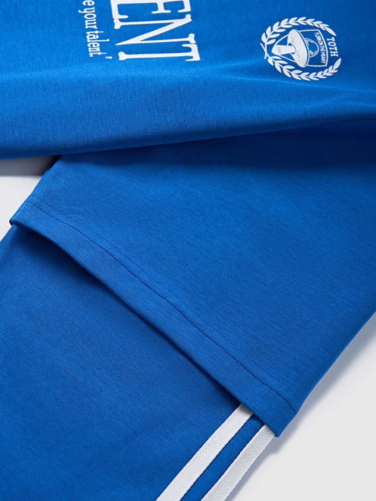 THE PRESENT - Oversized Graphic Long Sleeve T-Shirt | TEENWEAR.EU