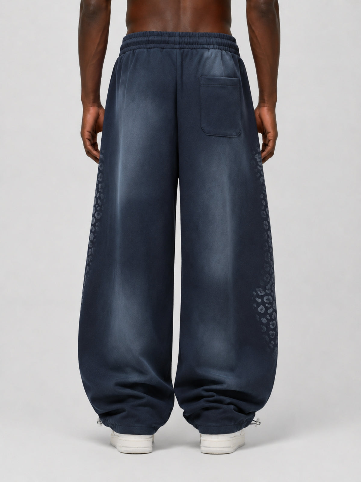 WATERLOO - Baggy Graphic Sweatpants | Teenwear.eu