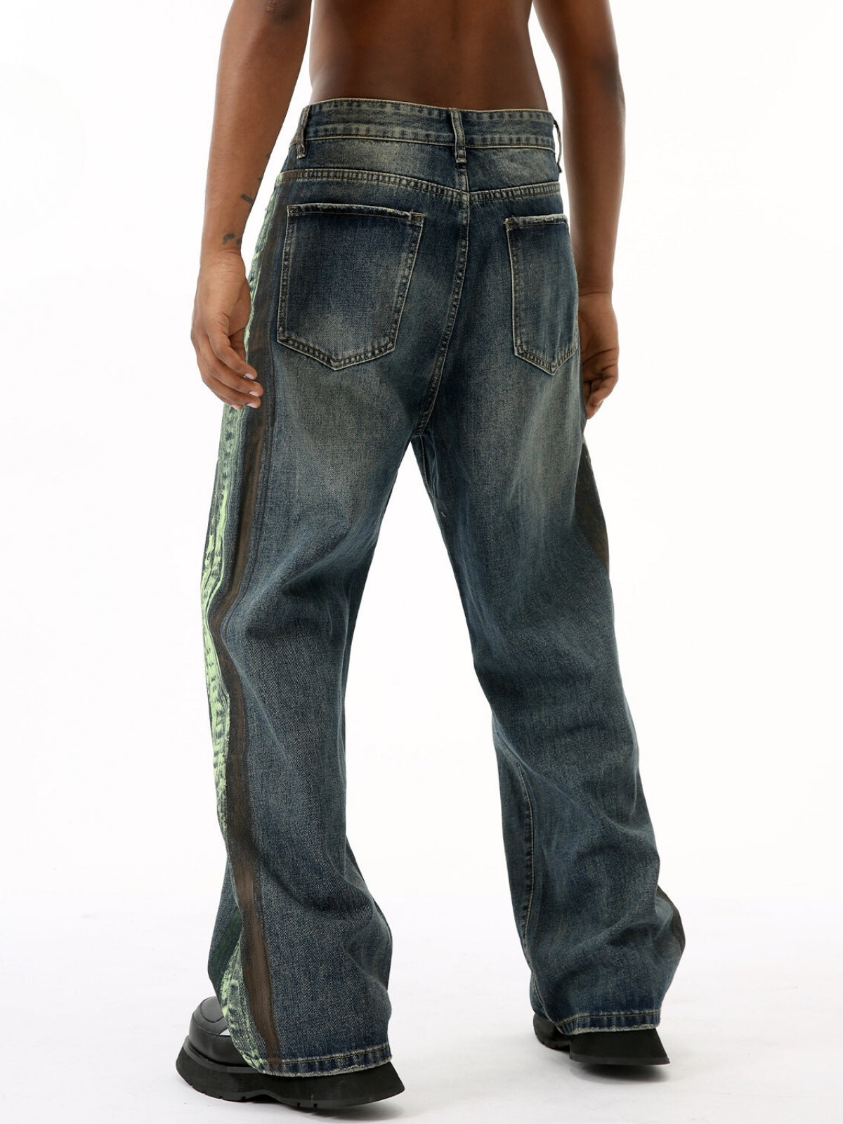 ZOMBIE - Baggy Graphic Jeans | TEENWEAR.EU