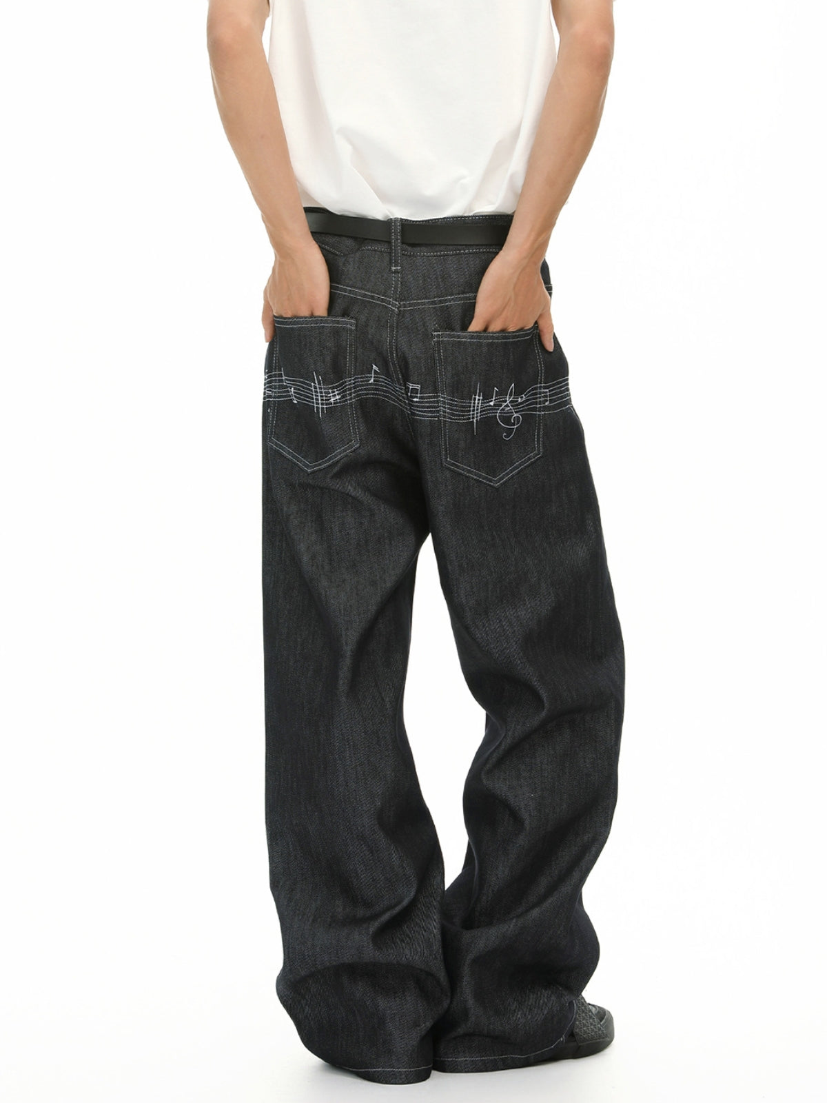 MUSICALY - Baggy Graphic Embroidered Jeans