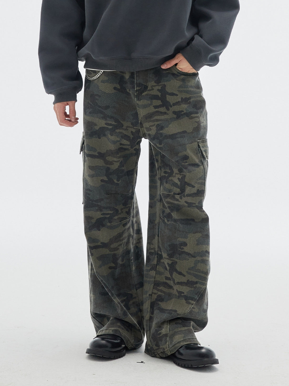 CAMOS - Baggy Camouflage Cargos | TEENWEAR.EU