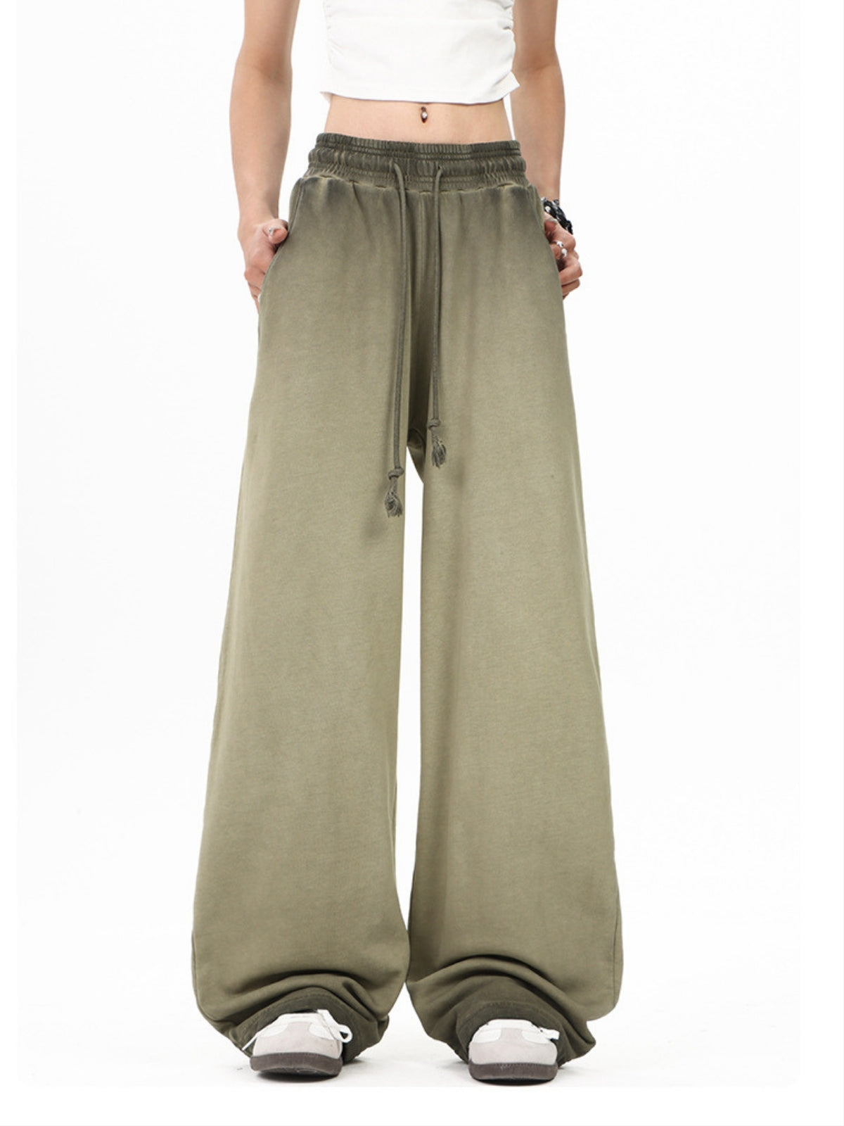 SOLSTICE - Loose Basic Cotton Sweatpants | TEENWEAR.EU