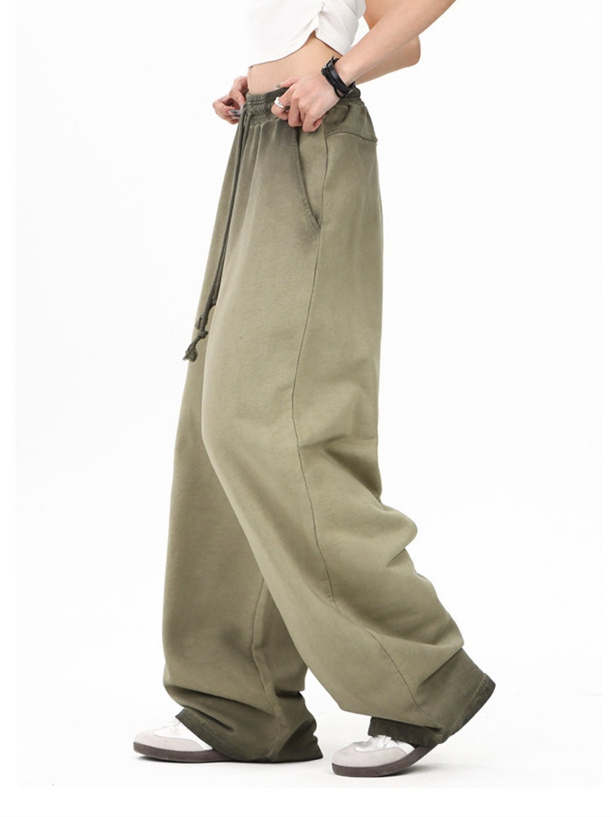 SOLSTICE - Loose Basic Cotton Sweatpants | TEENWEAR.EU