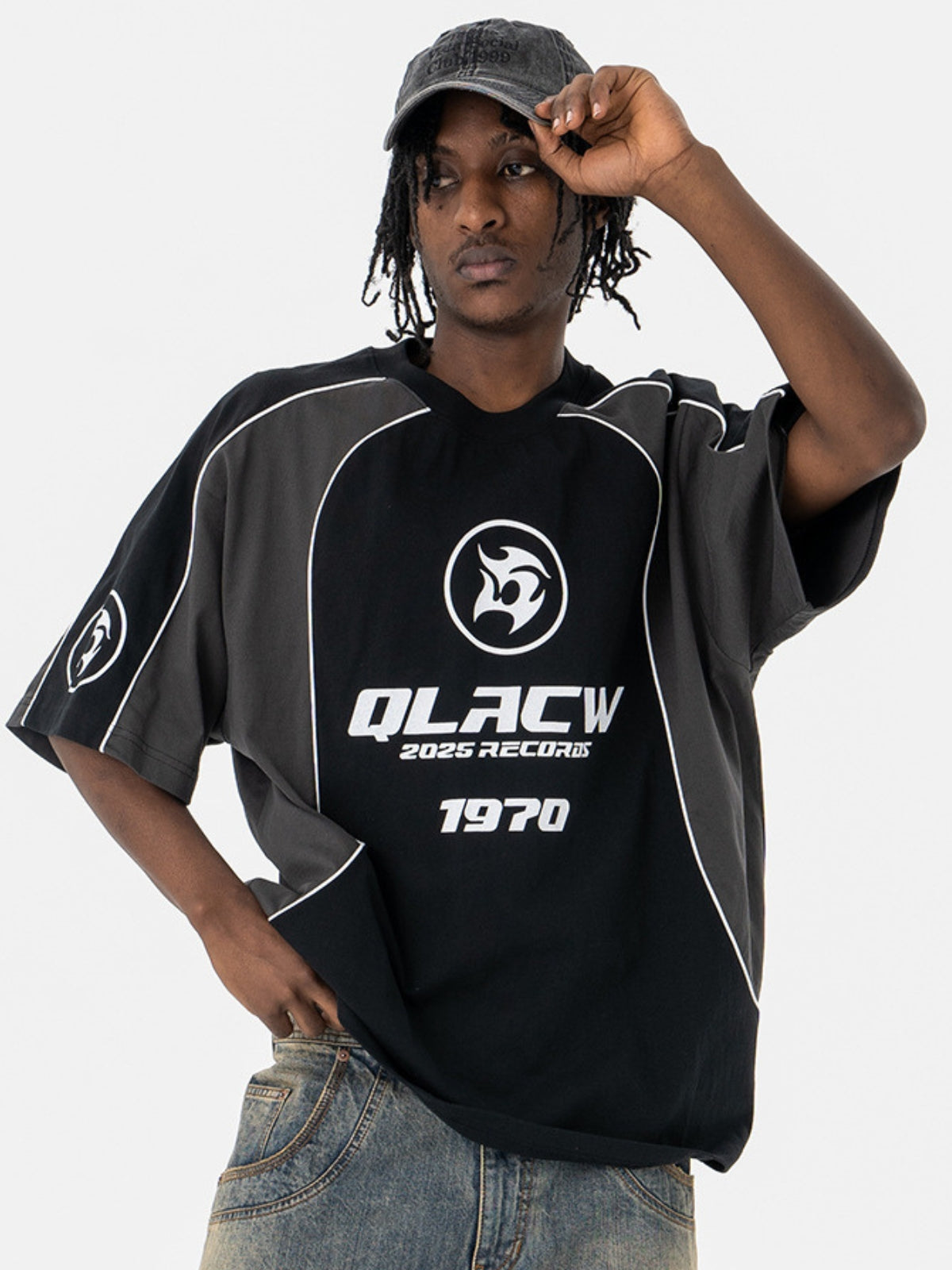 QLACW - Oversized Print T-Shirt | TEENWEAR.EU